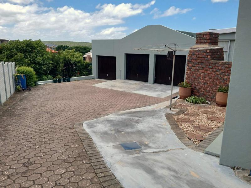 3 Bedroom Property for Sale in Stilbaai Wes Western Cape